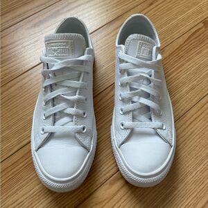 Converse All Star Leather Low Top – Triple White – Size 8